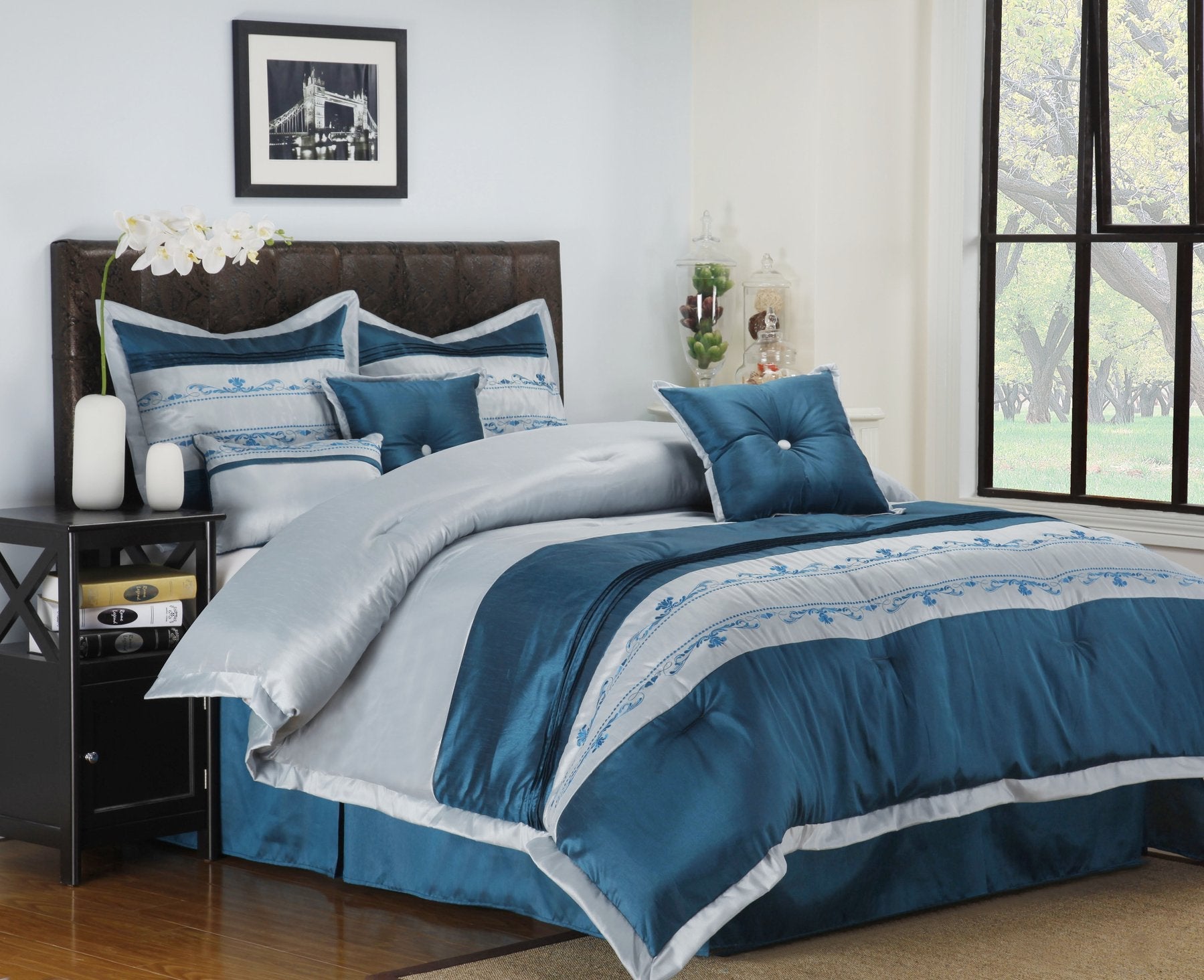 7-Piece Bedding Set – Comforter, Shams & Pillows